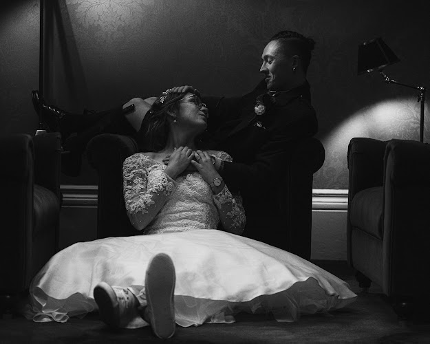 Reviews of Pretty Flamingo Weddings in Glasgow - Photography studio