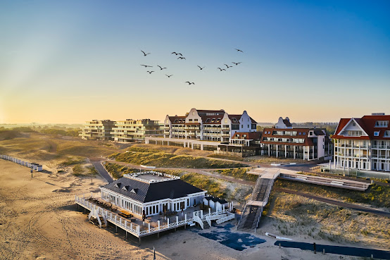 Hotel de Blanke Top by null