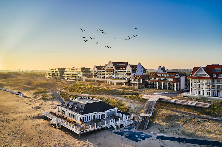 Hotel de Blanke Top by null