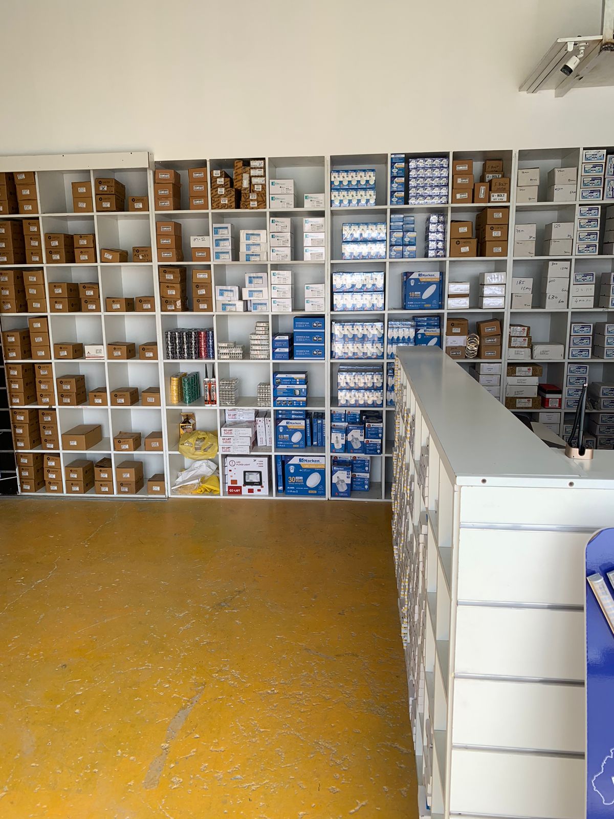 Al Abbas Electrical and Building Materials trading L.L.C - صورة 3