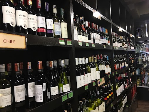 Shiraz Wine Shop, Author: Ang Ah Meng