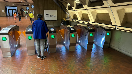 Pentagon City Metro Station Gallery - United States
