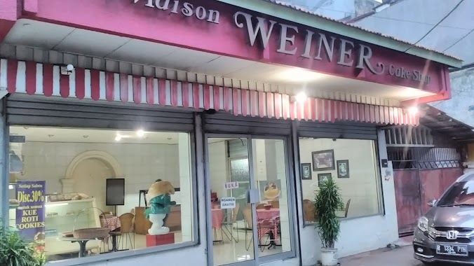 Weiner Cake Shop, Author: Novianto Dwiatmojo