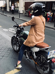 Photo n°37 de GreenMotorShop à Paris (Magasin de pièces et d'accessoires pour motos)