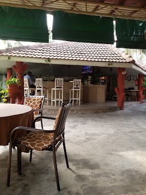 Filli B's Garden Grill, Author: Nii Ayertey