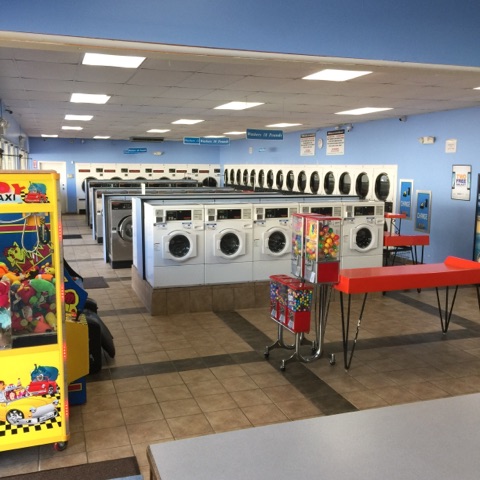 Alpine Superwash facility with washing machines in Grand Rapids