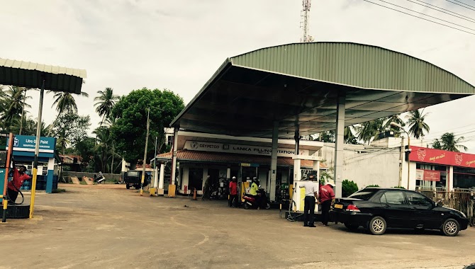 Wennappuwa Petrol Station, Author: Sukumal Harischandra