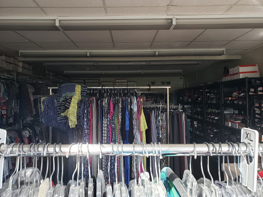 Country Pickin's Fashions & Accessories - Thumbnail