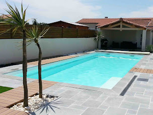 Photo n°3 de EXCEL PISCINES - Usine Sud-Est à Meyreuil (Piscine)