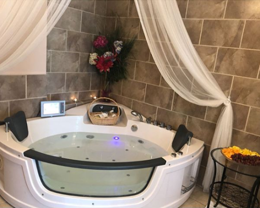 Aaina Salon & Spa - Thumbnail