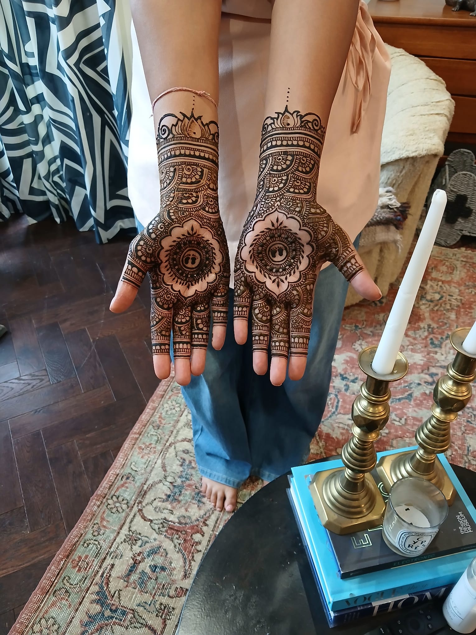 Mehndi artist-Professional Henna artists - Mehndi Artists - photo 1