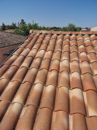 Photo n°19 de Oliveira France Rénovation- artisan peintre albi- nettoyage toiture- ravalement façade- peinture- couvreur- Gaillac- graulhet à Marssac-sur-Tarn (Peintre en bâtiment)