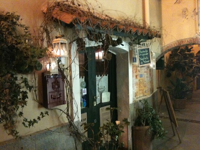 Osteria Mezzaluna