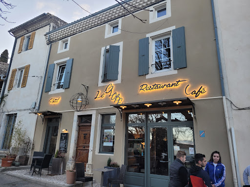 Les Aubergistes