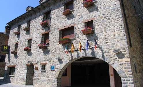 Photo of Hotel Villa Russell Ordesa