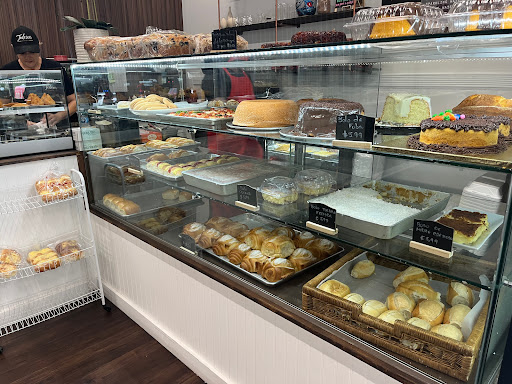 Tedescos Bakery - Visual