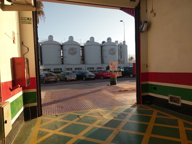 Helle Hollis Car Rental