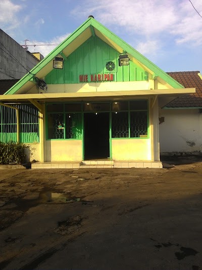Photos of Mie Naripan