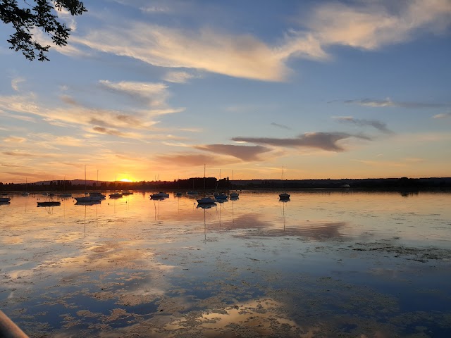 Au Bord de l'Eau