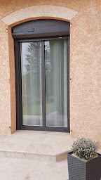 Photo n°28 de Rhône Alpes Stores SARL à Miribel (Vitrier)