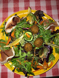 Photo n°69 de CAFÉ DES TOURS à Sainte-Suzanne-et-Chammes (Restaurant français)