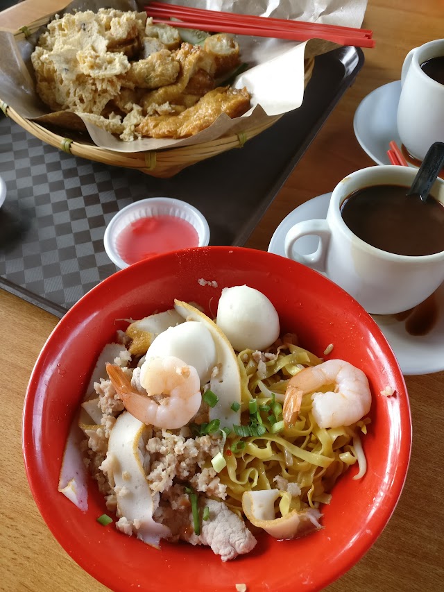 Jalan Tua Kong Lau Lim Mee Pok-The Art Of Mee Pok