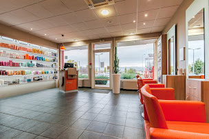 Photo n°2 de Shine Coiffeurs Pont du Chateau à Pont-du-Château (Salon de coiffure)