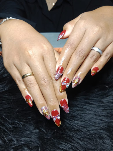 Yeni Beauty Treatment