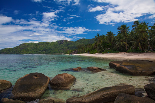 La Spiaggia Di Anse Forbans Mahe Island Destimap Destinations On Map