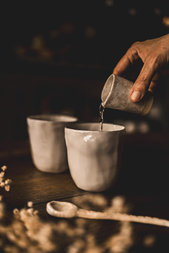 Photo de Les mains de la potière à Branne (33420)