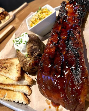 Boonies Sports Bar & Grill by null