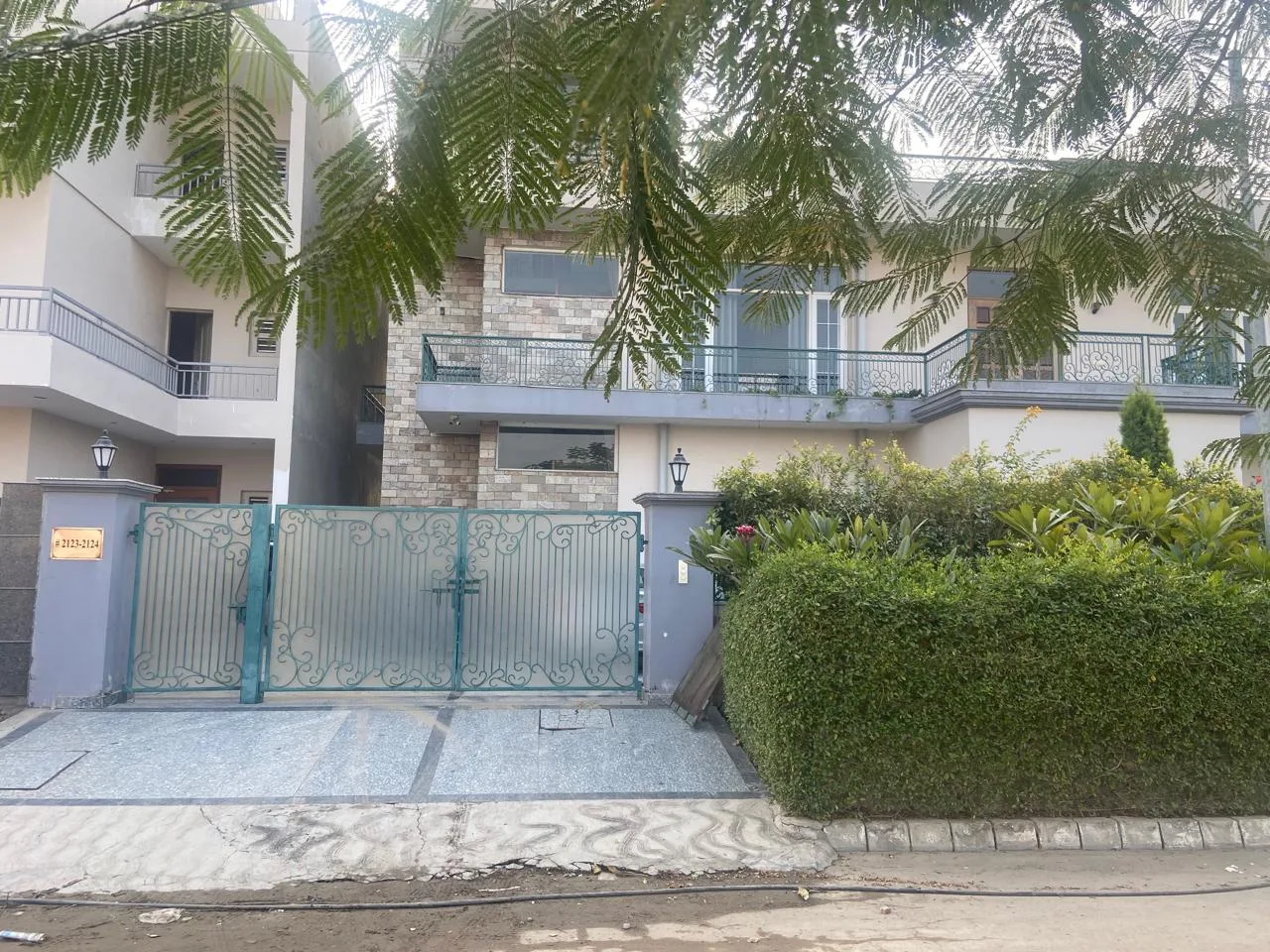 IT City Luxe HomeStay