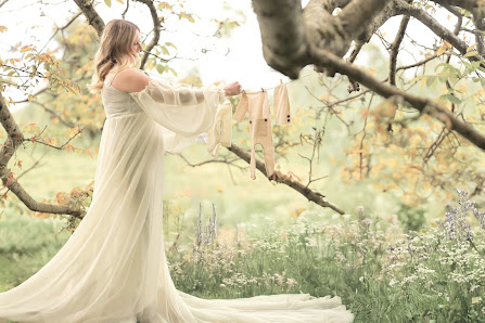 Maternity, Newborn & Family Photography – Moments by Cecile 2610 Lynburn Crescent, Nanaimo, BC V9S 4K7, Canada