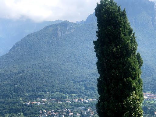Parcheggio gratuito via Parini - Thumbnail