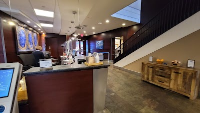 Alaska Lounge - Concourse D