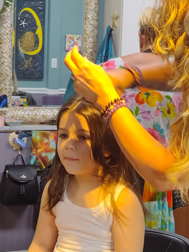 Patrick's Salon - Visual