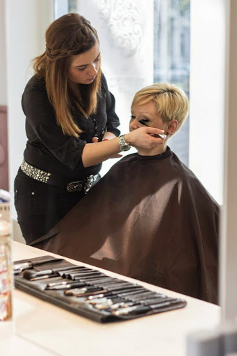 Salon Le Petit - Thumbnail