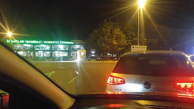 İç Hatlar Terminali Otoparkı