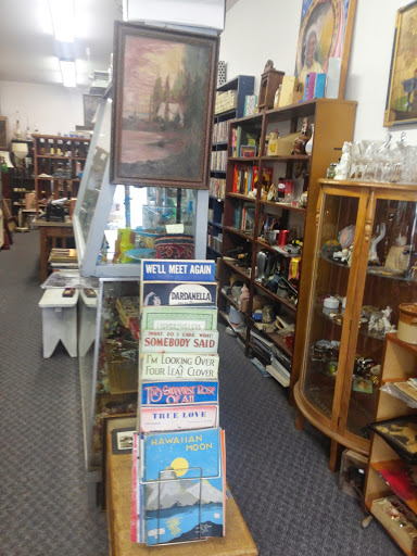 1104 Adams Antiques - Thumbnail