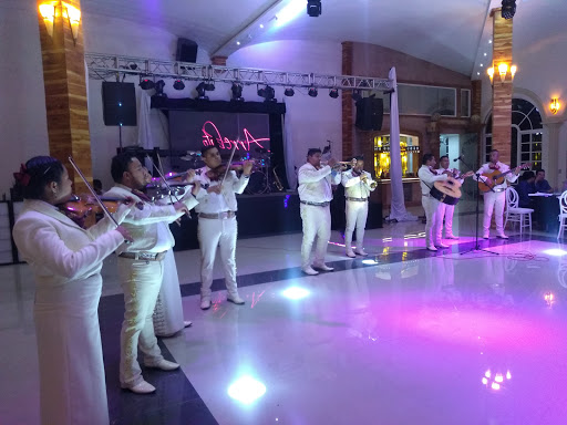 Mariachis y tecladista en tlaxcala