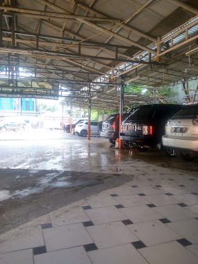 Flash Carwash, Author: Lucky Lutfull