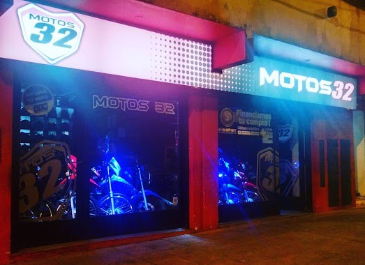 Motos 32, Author: Mauro Marascio