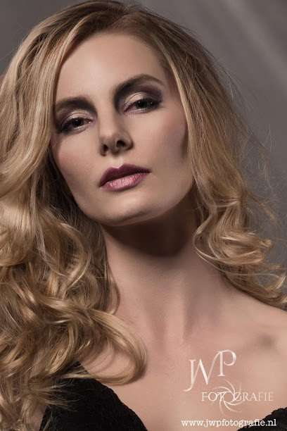 ProLooks, Make-up, Hair & Nails