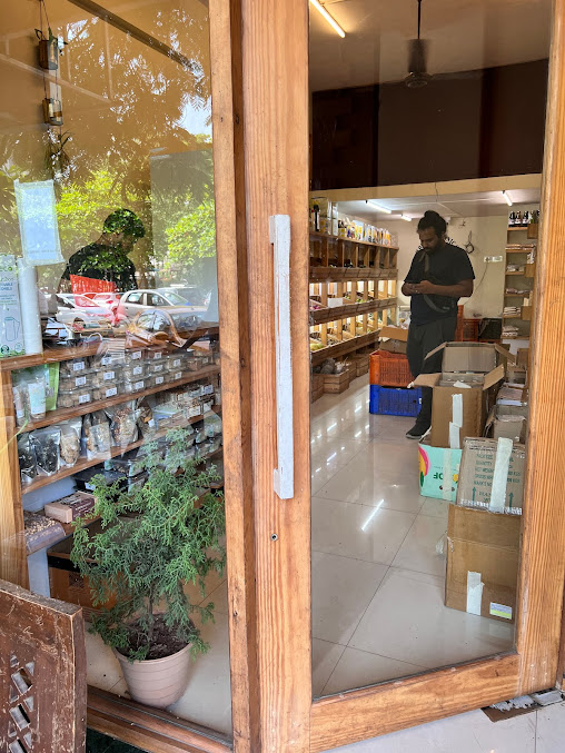 Af1qipndqs6 Xy9xfen6tqto5o7yspxspva Zdnv1v1r=s677 K No