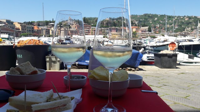 Tortuga American Bar