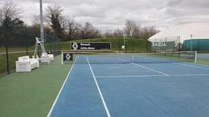 Photo n°3 de Centre tennistique Louis Thomas d Athis-Mons à Athis-Mons (Moniteur de tennis)