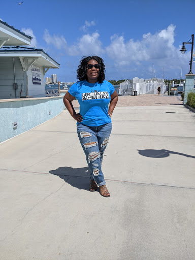 Eccentric Tees - Visual