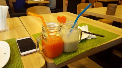 Photos of Uptown Hotel