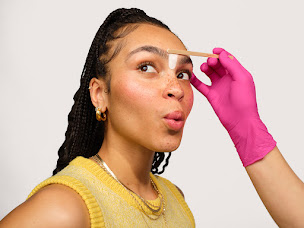 Photo n°17 de Benefit BrowBar Bar à Sourcils à Annecy (Service d'épilation à la cire)