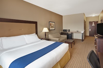Photos of Holiday Inn Express & Suites Madison-Verona